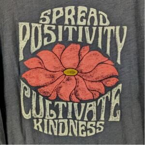 Old Navy Everywear XXL Spread Positivity Cultivate Kindness Graphic Tee Gray